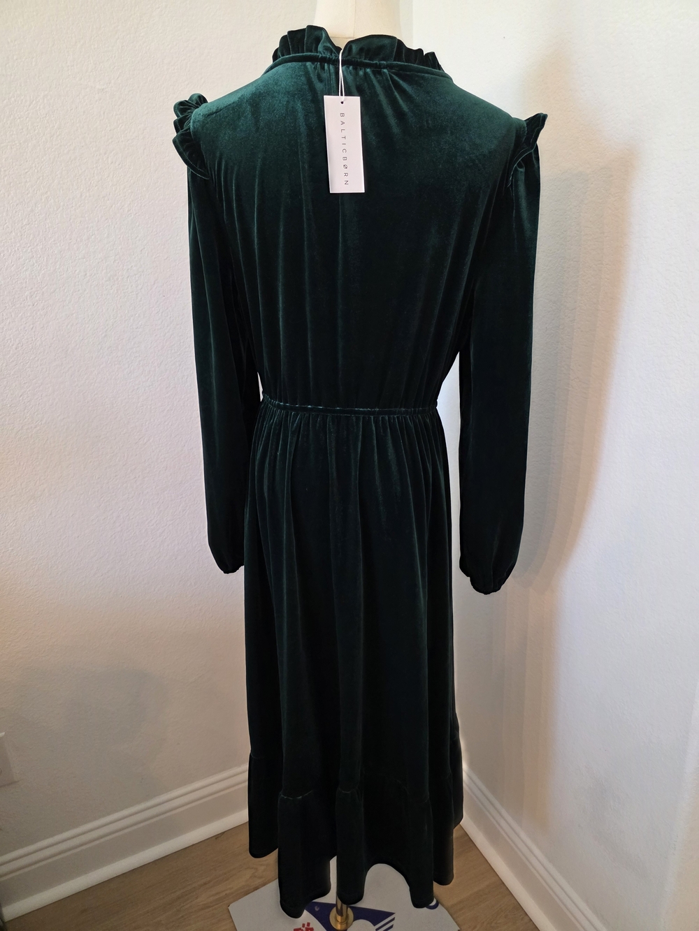 Baltic Born Emerald Green Velvet Long Sleeve Midi Dress - Picture 5 of 7